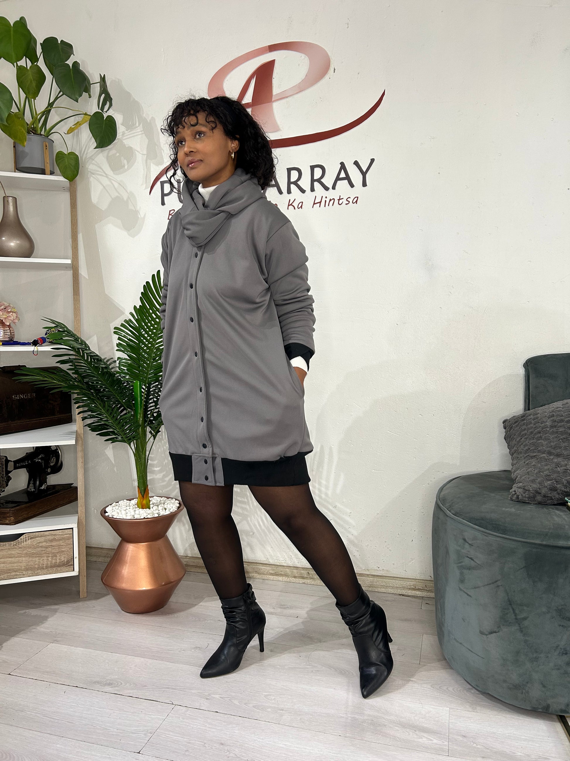 Gry02 Scarf Trackdress